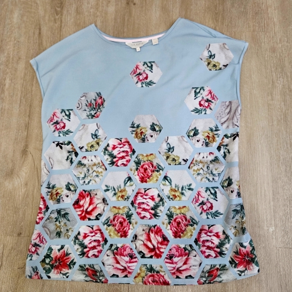 Ted Baker blouse size 2, Us size 4-6. Excellent condition